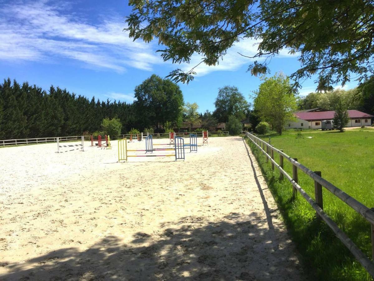 Gite Ecuries Vineuil Jump 6 Personnes Exterior photo